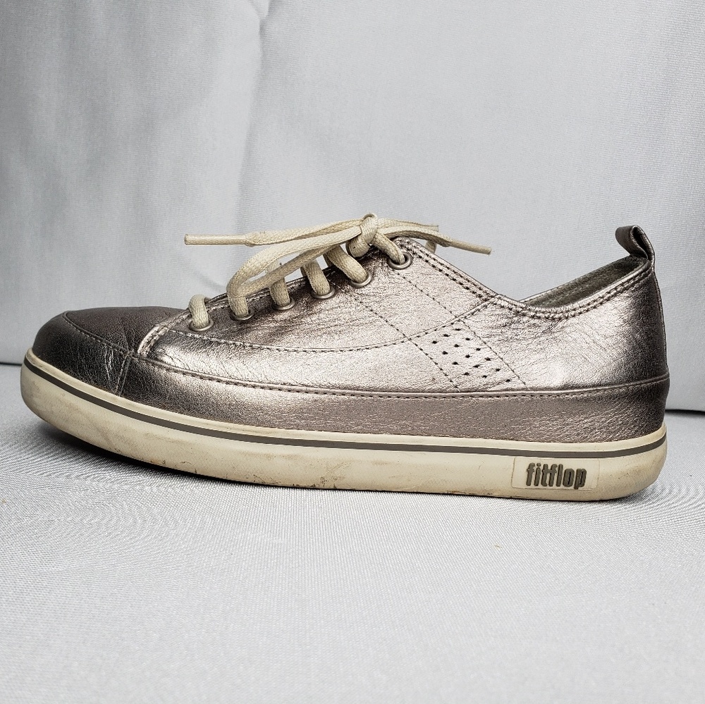 Women's sneaker